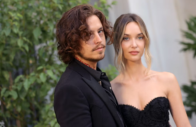 cole sprouse girlfriend

